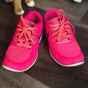 Pink nike free